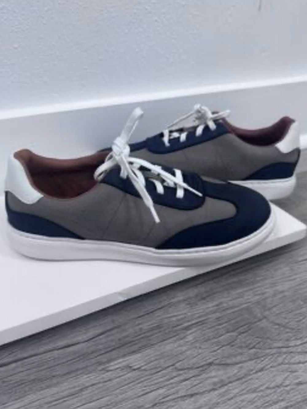 Johnston & Murphy Gray and Navy Low-Top Sneakers